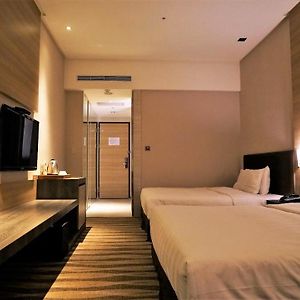 Standard Twin Room no window